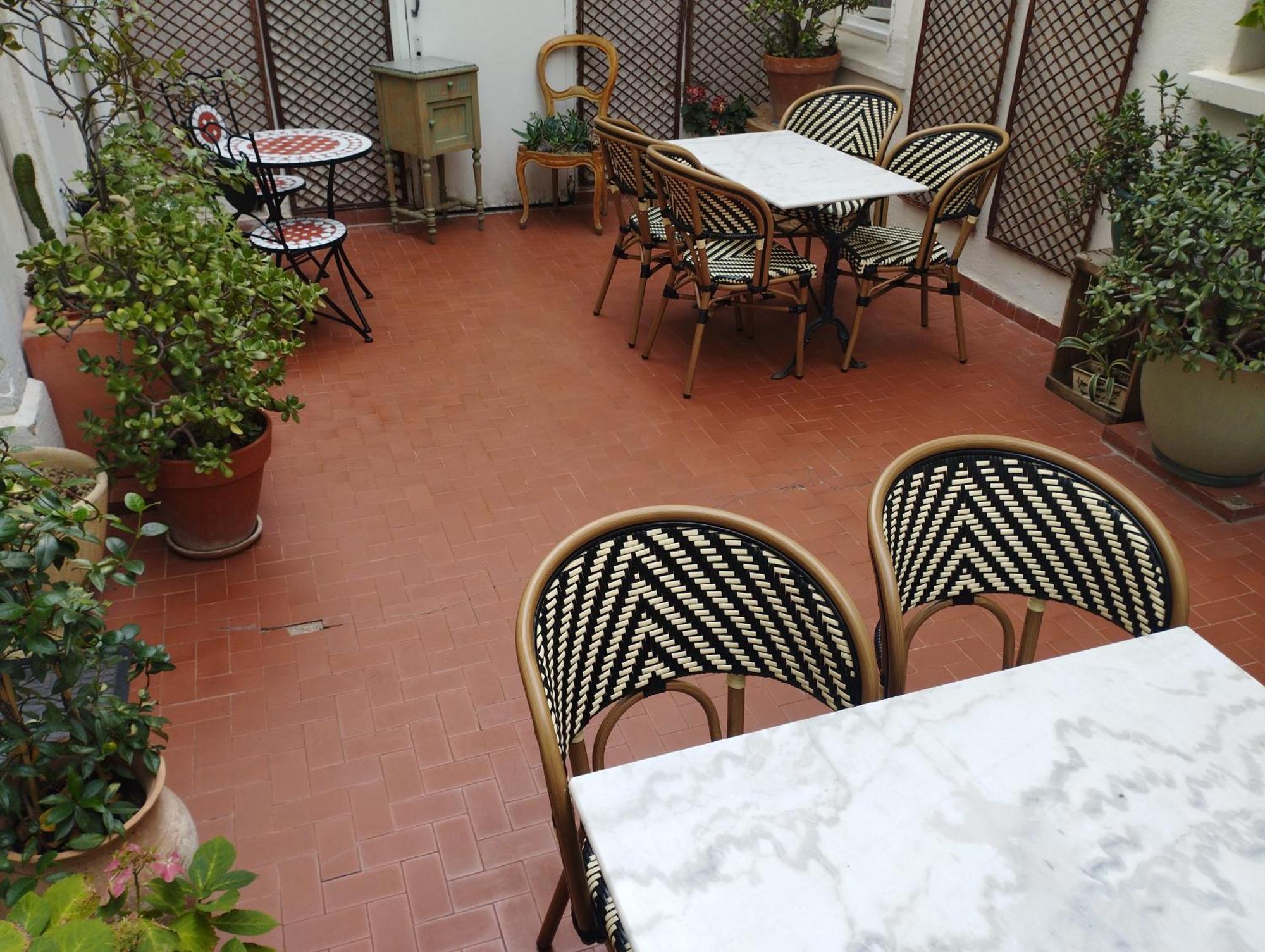 Hotel De France 2*